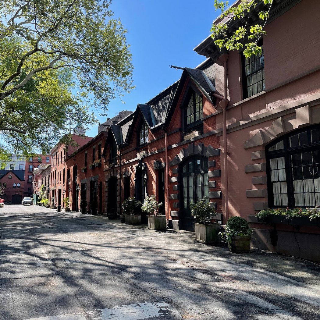 Grace Ct Alley 1